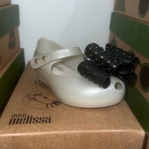 Mini Melissa MINISWTVII PEARLY WHITE/BLACK